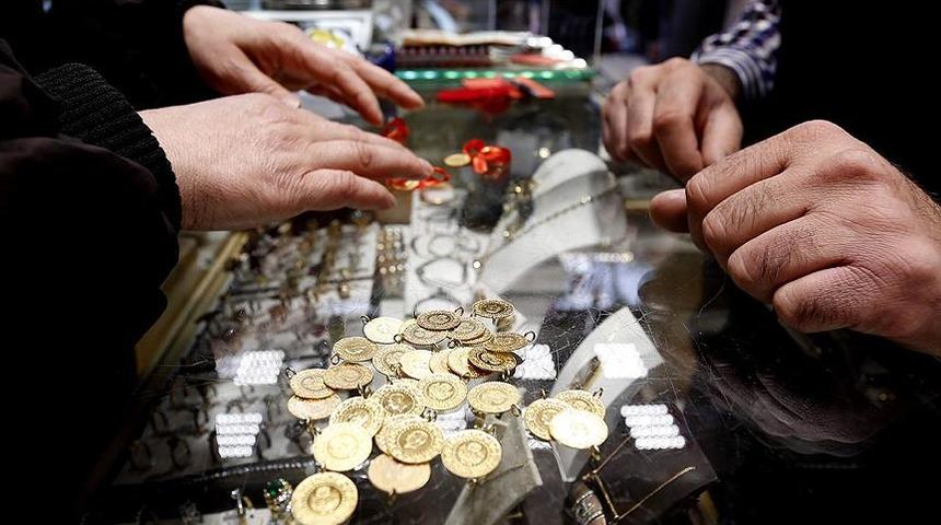 Altına yatırım yapacaklar dikkat! Uzmanından altın fiyatları yorumu