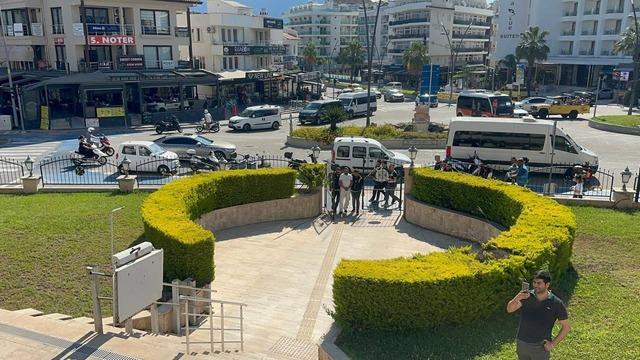 Marmaris&rsquo;teki silahlı saldırı soruşturmasında 5 ş&uuml;pheli adliyeye sevk edildi 1
