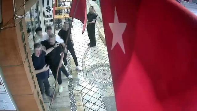 Yazılım m&uuml;hendisinin &ouml;ld&uuml;resiye darbedildiği olayda yeni gelişme: 4 kişi tutuklandı 6