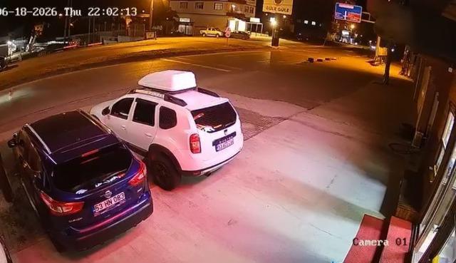 K&ouml;peğe &ccedil;arpmamak i&ccedil;in yaptığı manevra hayatına mal oldu 4