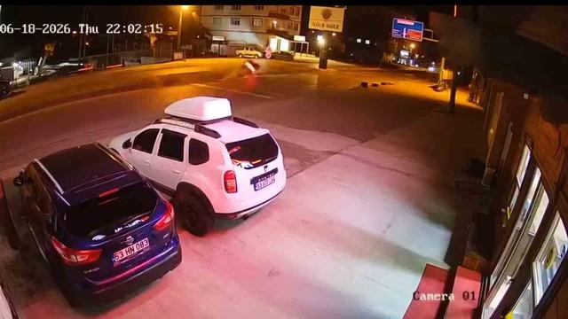 K&ouml;peğe &ccedil;arpmamak i&ccedil;in yaptığı manevra hayatına mal oldu 2