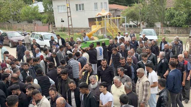 İş kazasında hayatını kaybeden genç işçi son yolculuğuna uğurlandı 2