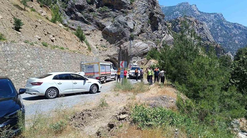 Serinlemek i&ccedil;in girdiği nehirde kayboldu