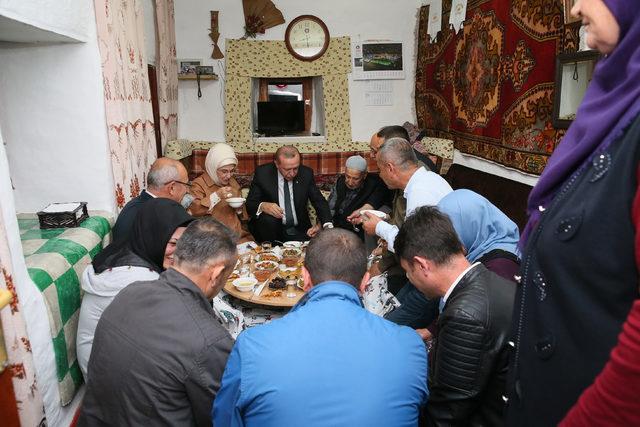 Cumhurbaşkanı Erdoğan iftar sofrasına konuk oldu 