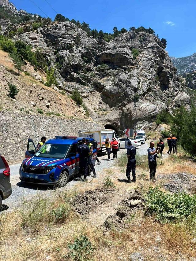 Kahramanmaraş&rsquo;ta nehirde kaybolan vatandaşı arama &ccedil;alışmaları s&uuml;r&uuml;yor 3