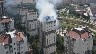 Küçükçekmece'de 11 katlı binada çıkan yangında can pazarı; 10 kişi hastaneye kaldırıldı 