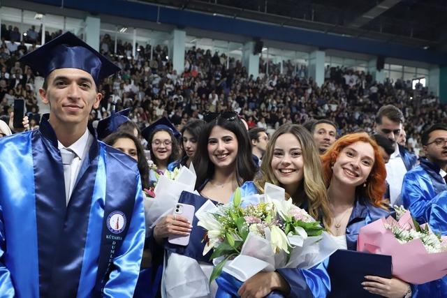 K&uuml;tahya Dumlupınar &Uuml;niversitesi&rsquo;nde binlerce &ouml;ğrenci mezuniyet sevinci yaşadı 2