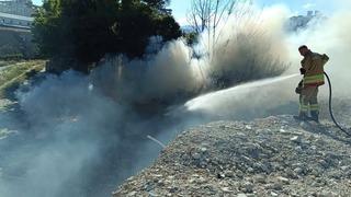 Antakya’da  hurdalık ve çöplük yangını