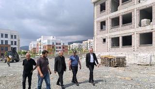Erzin'de okul inşaatlarında &ccedil;alışmalar s&uuml;r&uuml;yor