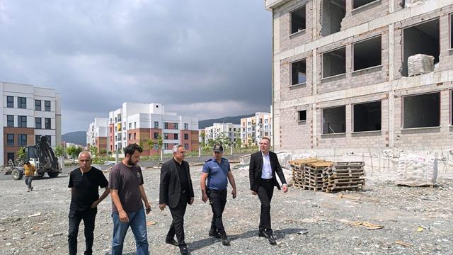 Erzin'de okul inşaatlarında çalışmalar sürüyor