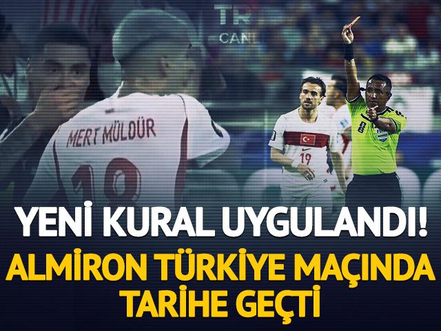 Yeni kuralın ilk kırmızı kartı Paraguay'a! Almiron T&uuml;rkiye ma&ccedil;ında tarihe ge&ccedil;ti