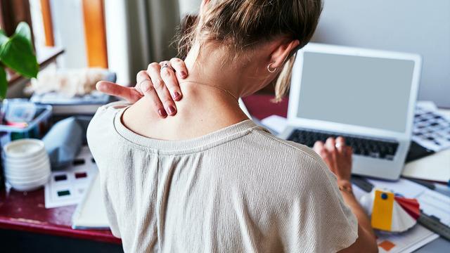 Uzman isim uyardı: Geçmeyen baş ağrınızın sebebi bu olabilir