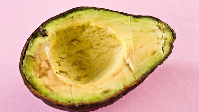 Avokado karardıysa hemen atmayın! Uzmanlar açıkladı