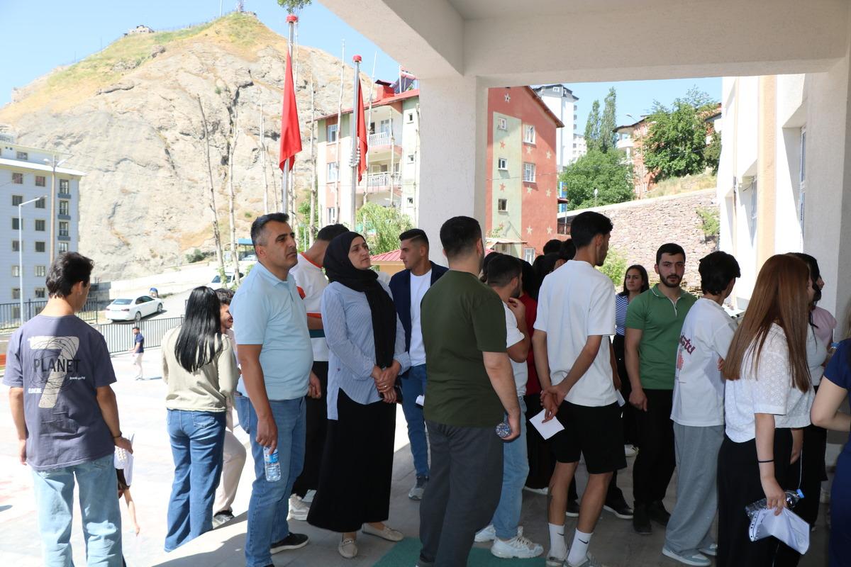 YKS maratonu başladı! İlk oturum TYT sona erdi 2