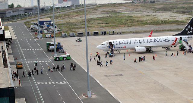 Deniz üzerindeki havalimanı 2 ilin nüfusunu katladı