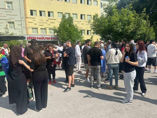 YKS’de son dakika yarışı: Kimi saniyelerle yetişti, kimi kapıda kaldı 4
