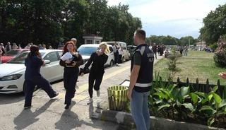 YKS&rsquo;de son dakika yarışı: Kimi saniyelerle yetişti, kimi kapıda kaldı