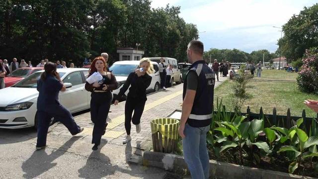 YKS’de son dakika yarışı: Kimi saniyelerle yetişti, kimi kapıda kaldı