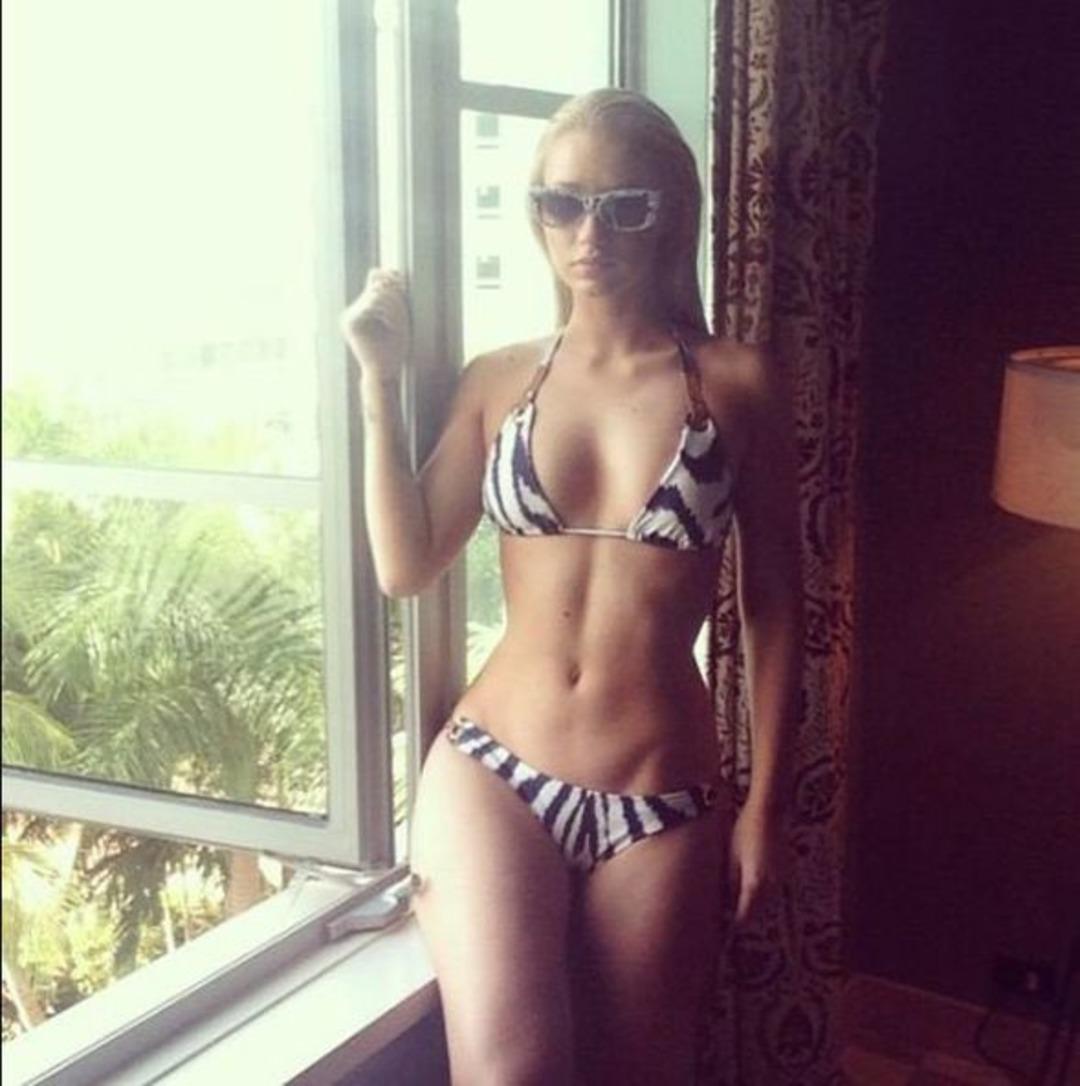 Iggy Azalea takip&ccedil;ilerini ikiye b&ouml;ld&uuml; 