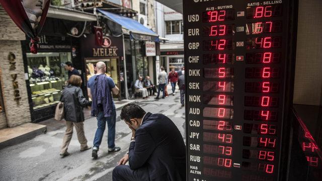 Tahtakale'de bazı döviz büroları alım satımı durdurdu (1)