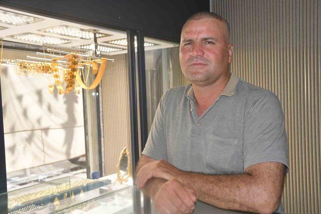 Sahibinden ka&ccedil;an dana kuyumcu d&uuml;kk&acirc;nına girdi 2