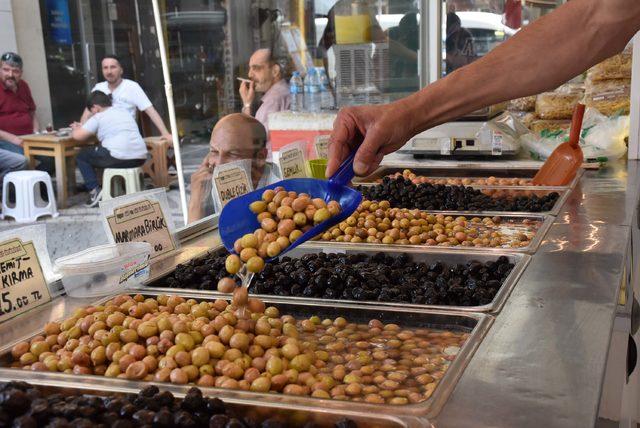 Sahurda az tuzlu peynir ve zeytin önerisi