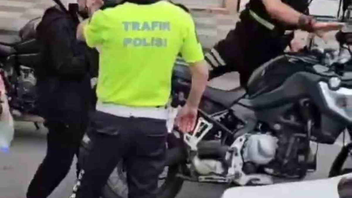 Trabzon’da YKS’ye yetişemeyen adayların yardımına polis ekipleri koştu