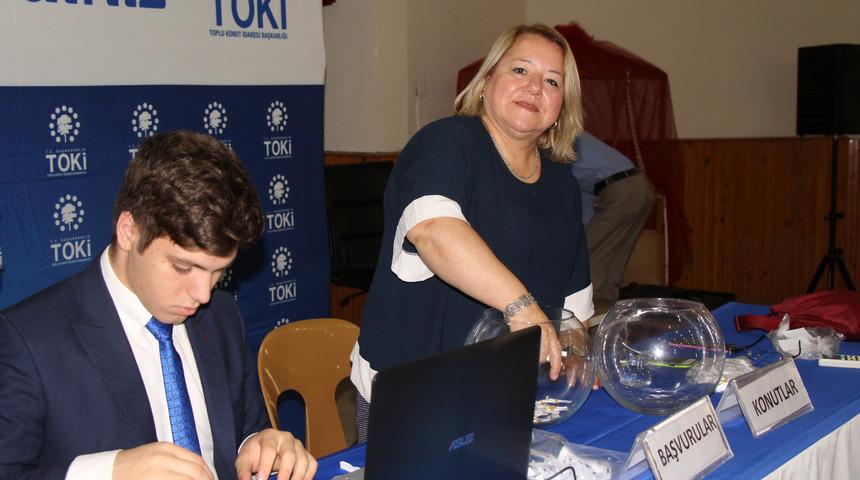 Bucak'ta, 31 konutun kura çekimi yapıldı