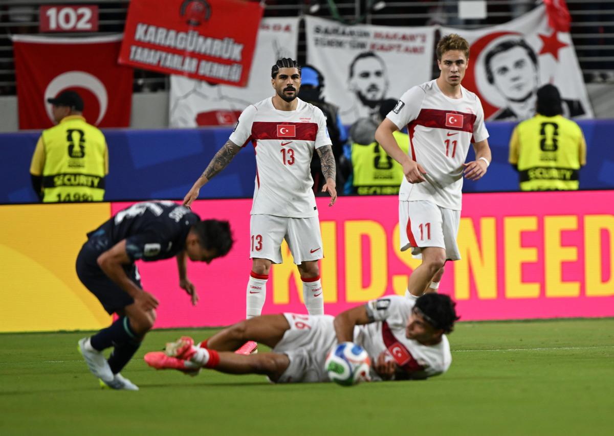 Milli Takım’ın vedası sonrası eski defterler açıldı: Futbolculara villa, "Filenin Sultanları"na ekonomi sınıfı... 1