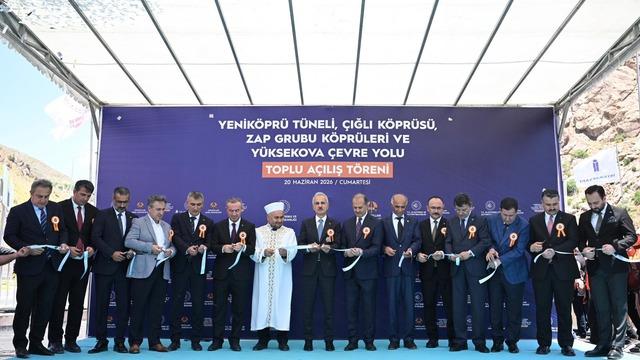 Hakkari'ye 'Terörsüz Türkiye' yatırımları! Bakan Uraloğlu toplu açılış töreninde konuştu