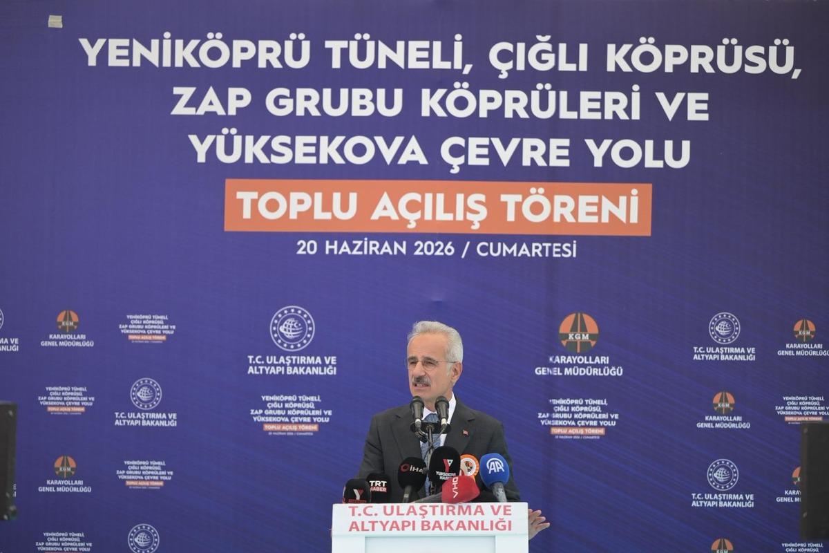 Hakkari ye  Ter&ouml;rs&uuml;z T&uuml;rkiye  yatırımları! Bakan Uraloğlu toplu a&ccedil;ılış t&ouml;reninde konuştu 4