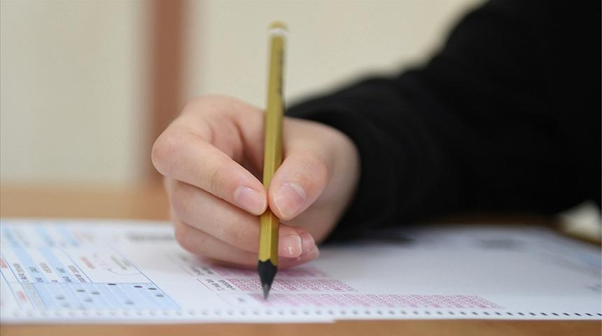 LGS'de skandal iddia: &Ouml;ğrenciye sınavda yanlış kitap&ccedil;ık verildi