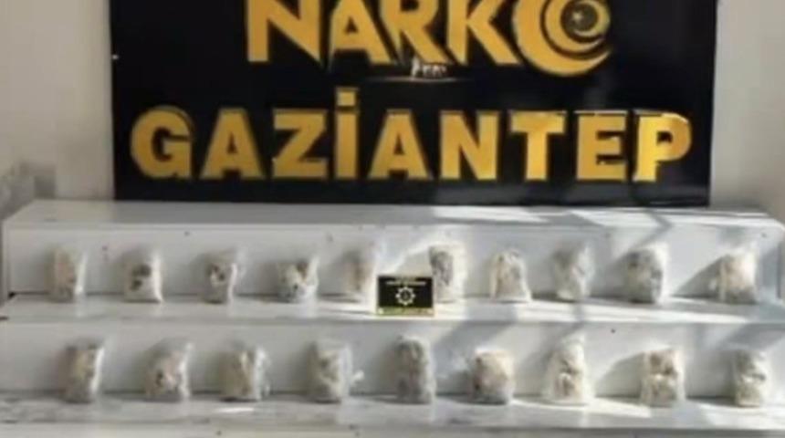 Gaziantep&rsquo;te 22 kilo uyuşturucu ele ge&ccedil;irildi: 8 şahıs tutuklandı