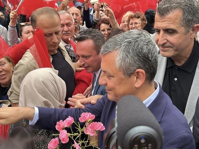 CHP Grup Başkanı &Ouml;zg&uuml;r &Ouml;zel Burdur'da