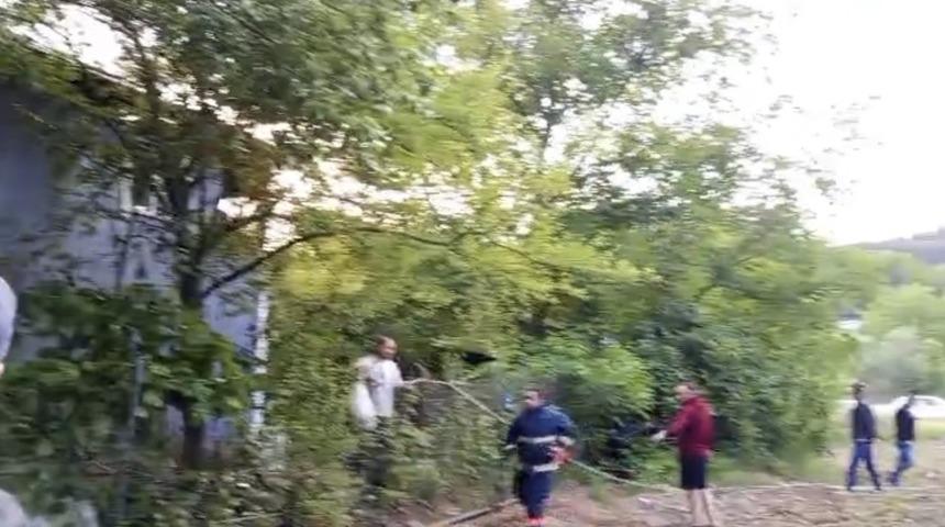 Bolu&rsquo;da 2 katlı evin &ccedil;atı katında yangın &ccedil;ıktı