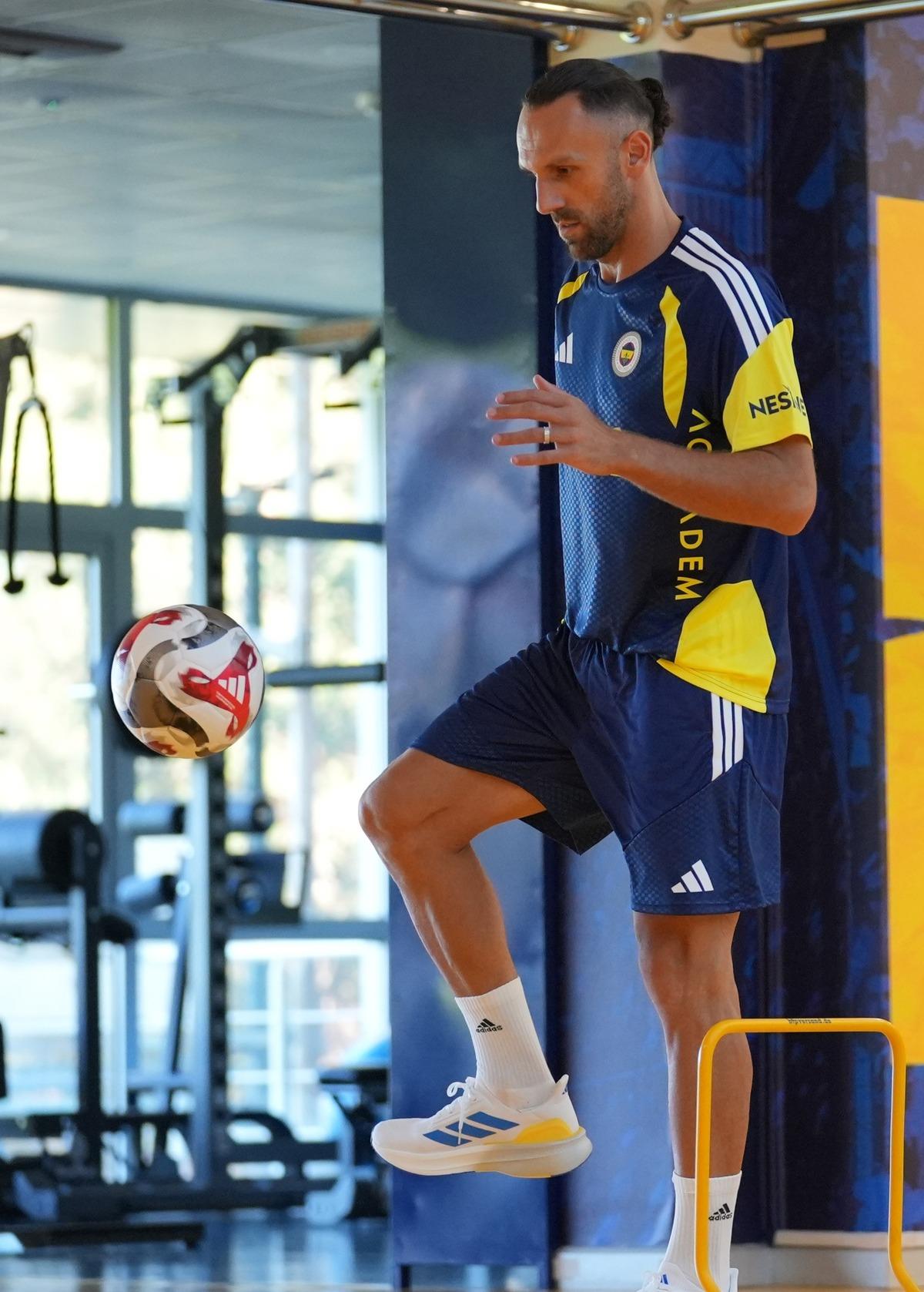 Vedat Muriqi, Samandıra da &ccedil;alışmalara başladı 2