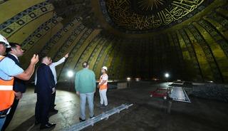 Bakan &Ccedil;ift&ccedil;i, Ayasofya-i Kebir Cami-i Şerifi'ndeki restorasyon &ccedil;alışmalarını inceledi