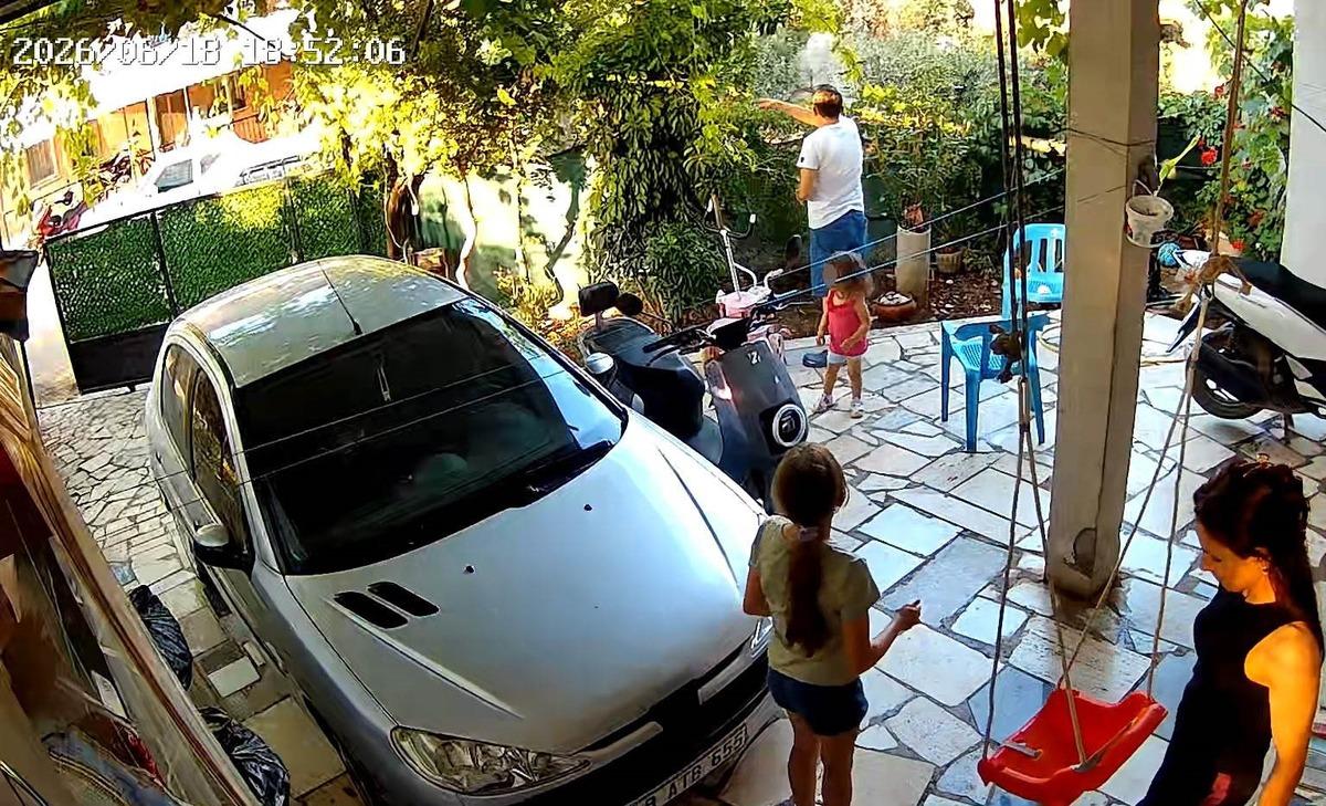 Bah&ccedil;e kapısı y&uuml;z&uuml;nden vurmuştu: Fethiye deki komşu dehşeti kamerada 3