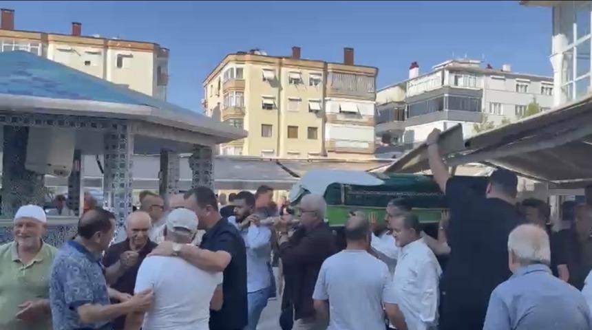 İş ortağını &ouml;ld&uuml;r&uuml;p intihar eden galerici toprağa verildi