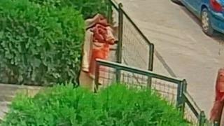 Ankara’da battaniye hırsızlığı kameraya yansıdı