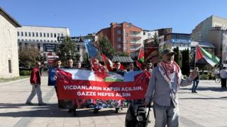 Erzurum'da sağlıkçılar Gazze için sessiz yürüyüşlerini 136. haftada sürdürdü