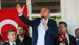&Ouml;zg&uuml;r &Ouml;zel'den bir kurultay hamlesi daha! S&uuml;re verdiler