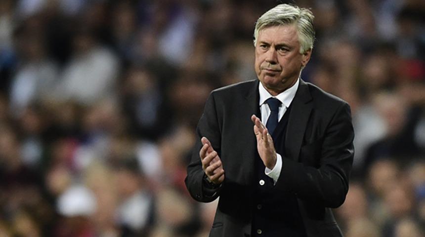 Napoli Ancelotti ile 3 yıllık sözleşme imzaladı