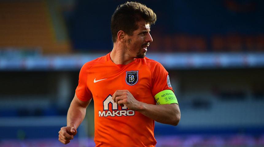 G&ouml;ksel G&uuml;m&uuml;şdağ Emre Bel&ouml;zoğlu'nun futbolu bırakmasını istedi! Emre Bel&ouml;zoğlu devam edeceğini s&ouml;yledi