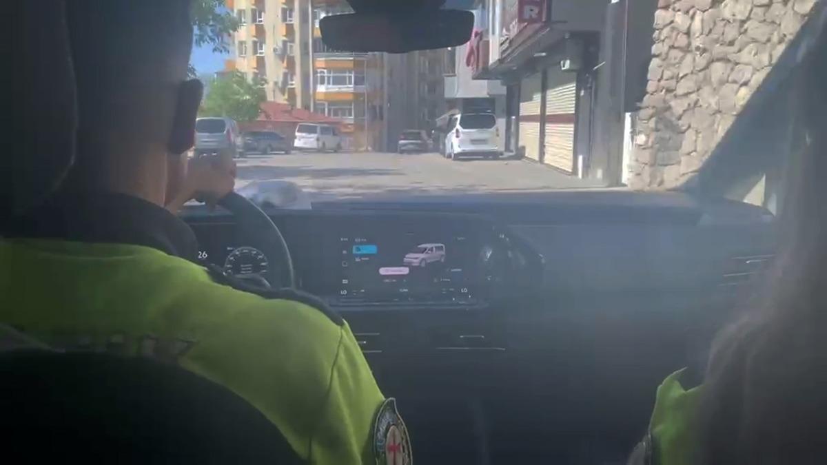 Yurttan YKS manzaraları... Hayaline 1 dakika ile veda etti: Polis ekipleri ve vatandaşlar seferber oldu 1