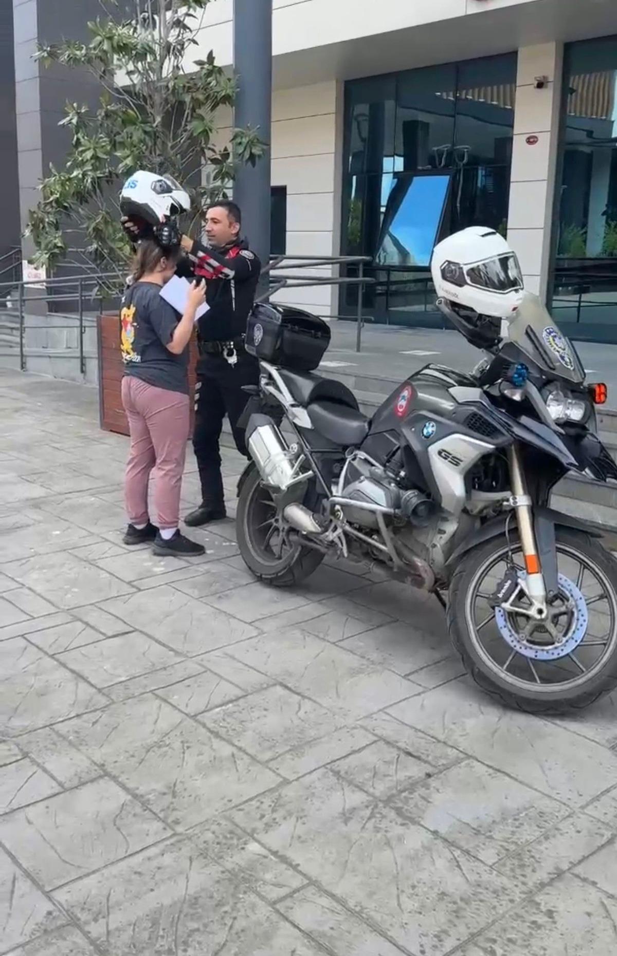 Yurttan YKS manzaraları... Hayaline 1 dakika ile veda etti: Polis ekipleri ve vatandaşlar seferber oldu 7