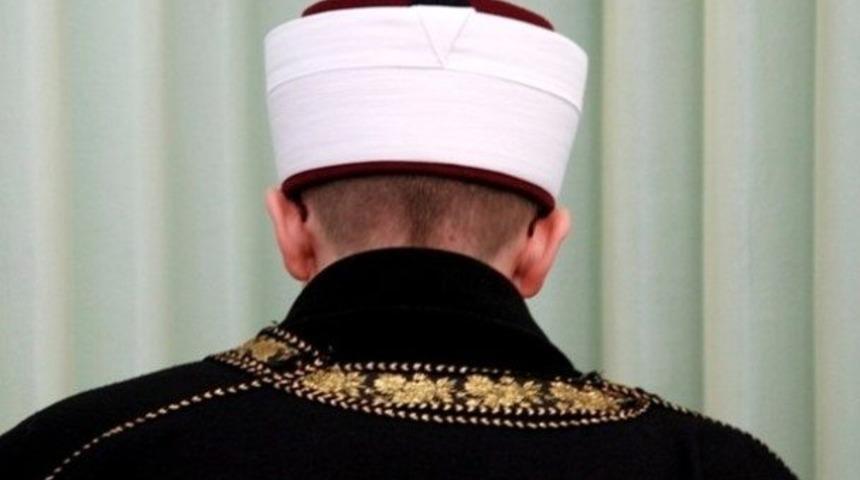 İmam skandalı: Süpürge sopasını belimde kırdı!