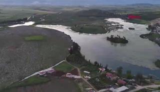 G&ouml;l&uuml;n ortasındaki adada tek başına yaşıyor! Yer: Hatay