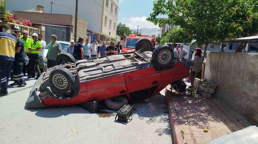 Niğde&rsquo;de otomobil ters d&ouml;nd&uuml;: 1 yaralı