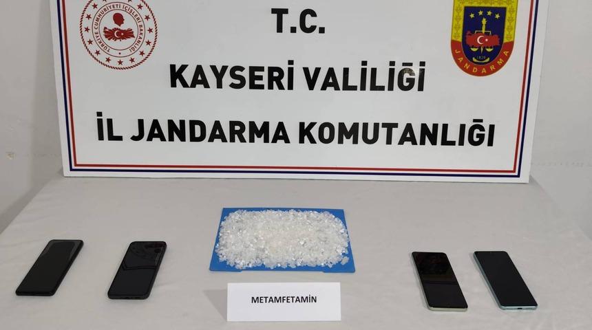 Kayseri'de uyuşturucu operasyonu! 4 kişi g&ouml;zaltına alındı
